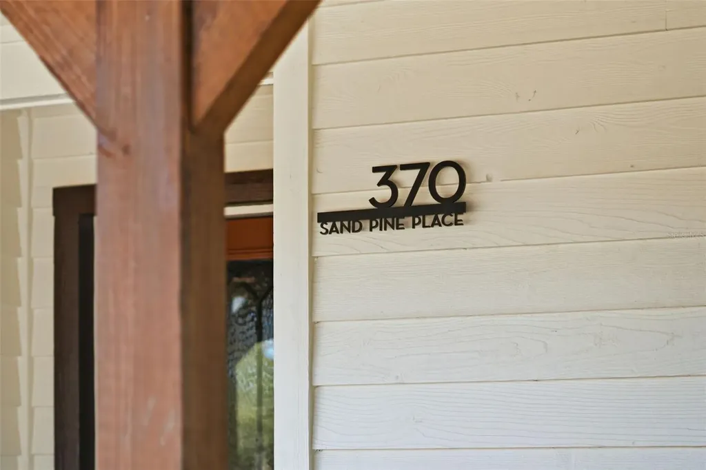370 Sand Pine Place Geneva FL 32732