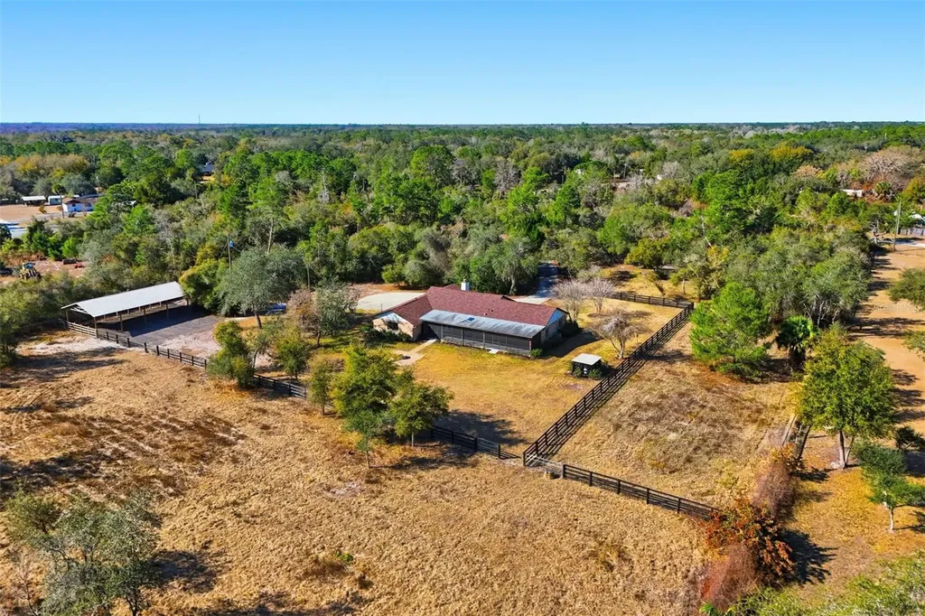 370 Sand Pine Place Geneva FL 32732