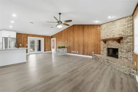 370 Sand Pine Place Geneva FL 32732