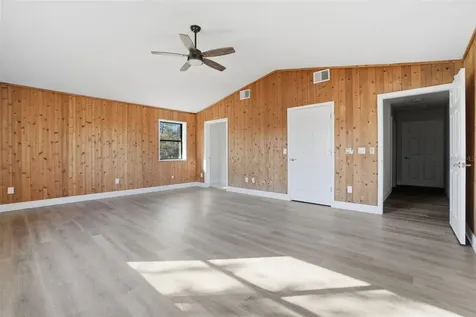 370 Sand Pine Place Geneva FL 32732