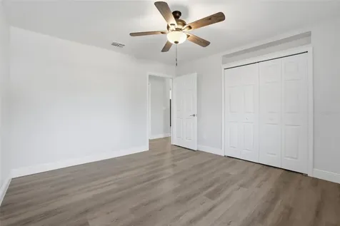 370 Sand Pine Place Geneva FL 32732