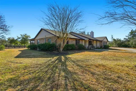 370 Sand Pine Place Geneva FL 32732