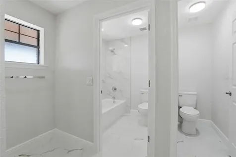 370 Sand Pine Place Geneva FL 32732