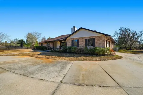 370 Sand Pine Place Geneva FL 32732