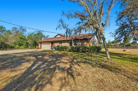 370 Sand Pine Place Geneva FL 32732