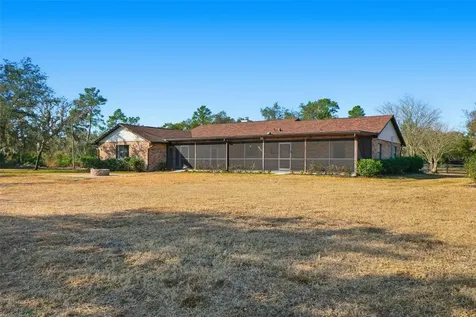 370 Sand Pine Place Geneva FL 32732