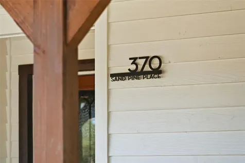 370 Sand Pine Place Geneva FL 32732