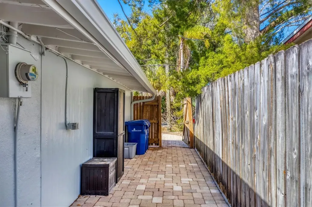 2111 Vinson Avenue Sarasota FL 34232