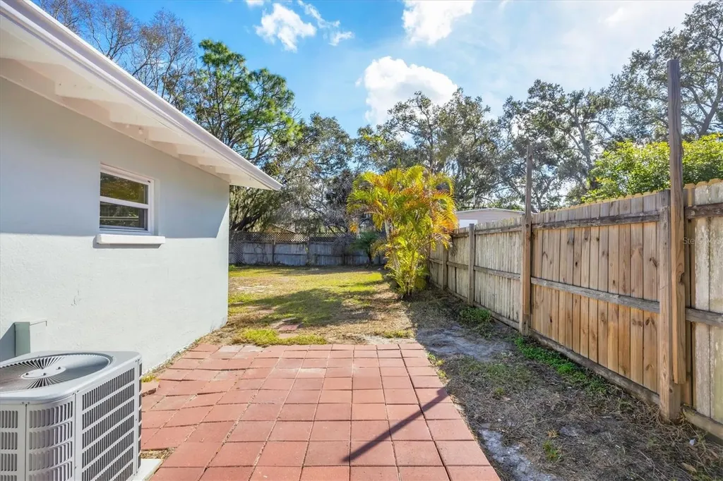 2111 Vinson Avenue Sarasota FL 34232