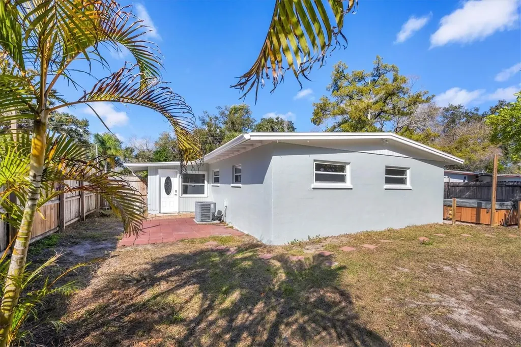 2111 Vinson Avenue Sarasota FL 34232
