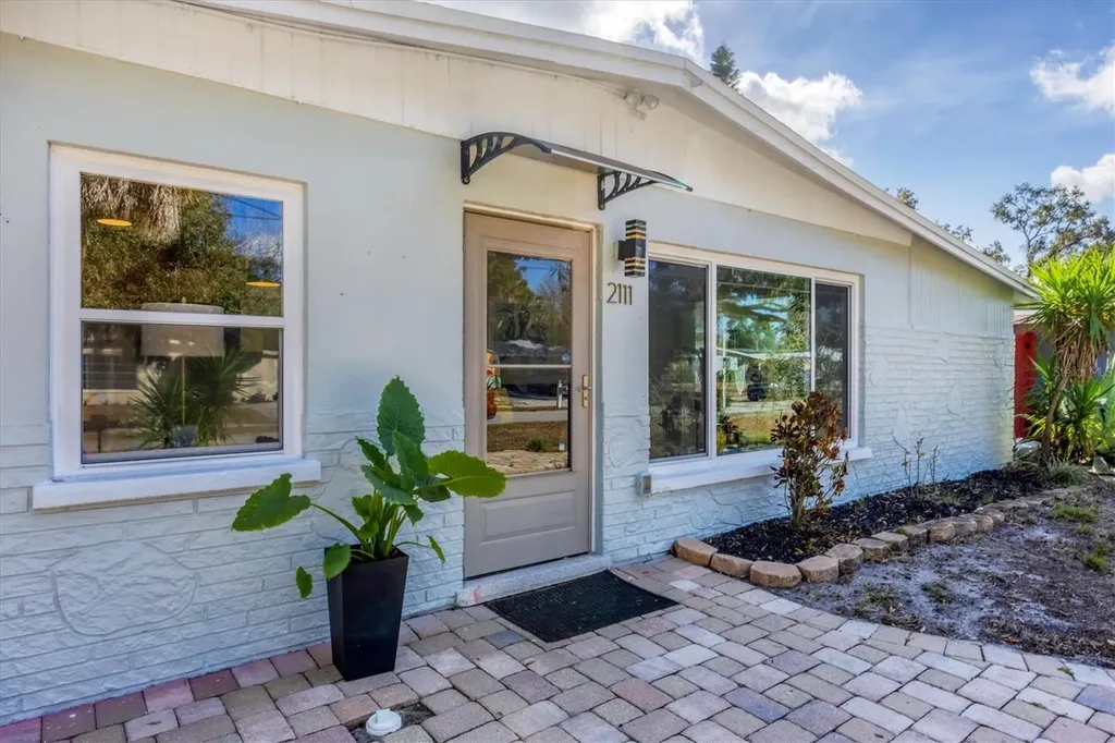 2111 Vinson Avenue Sarasota FL 34232
