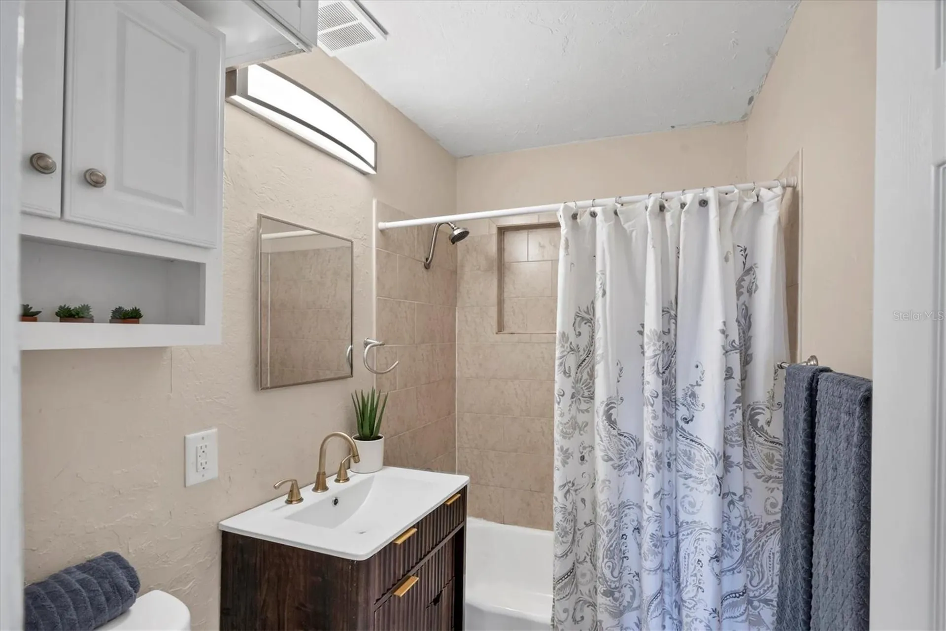 2111 Vinson Avenue Sarasota FL 34232