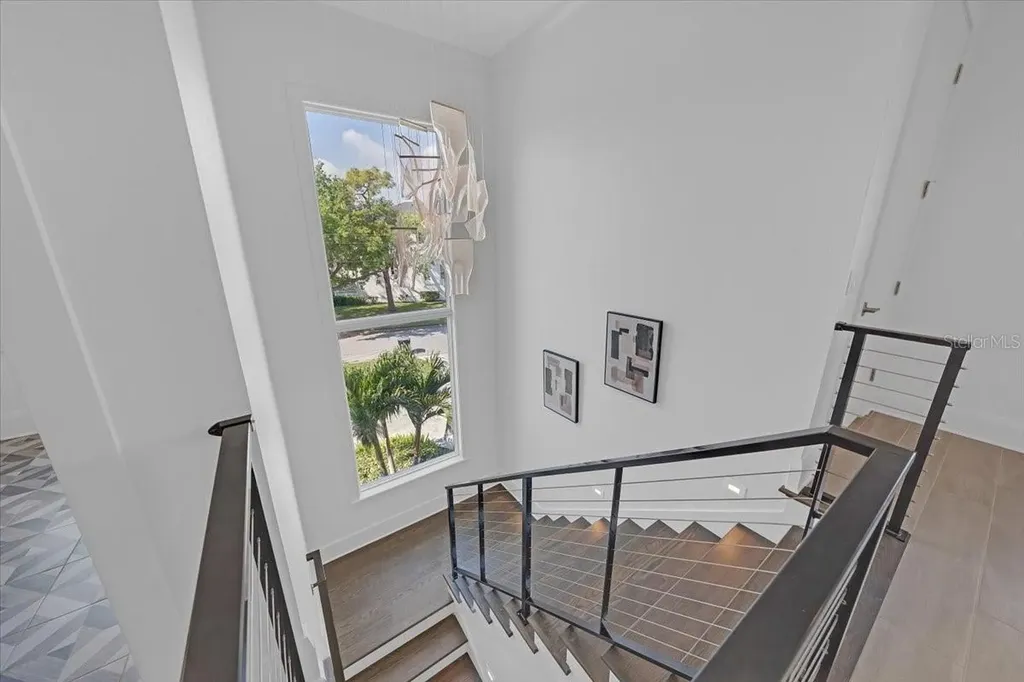 419 Bayview Drive NE St Petersburg FL 33704