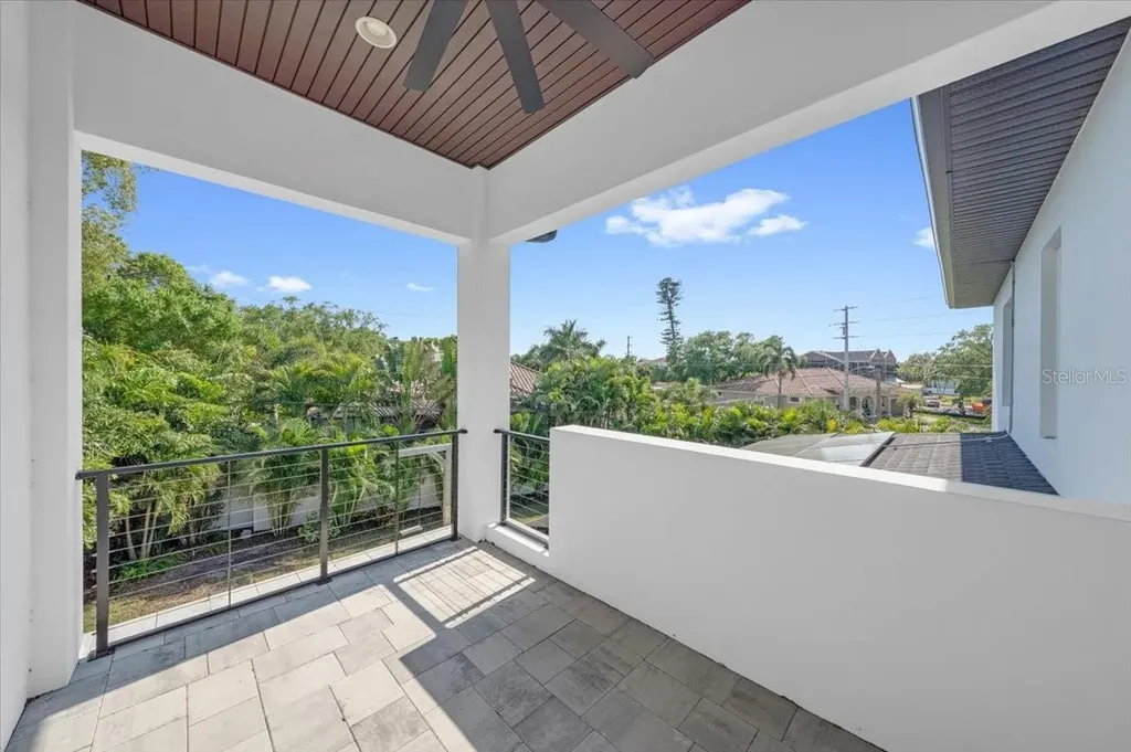 419 Bayview Drive NE St Petersburg FL 33704