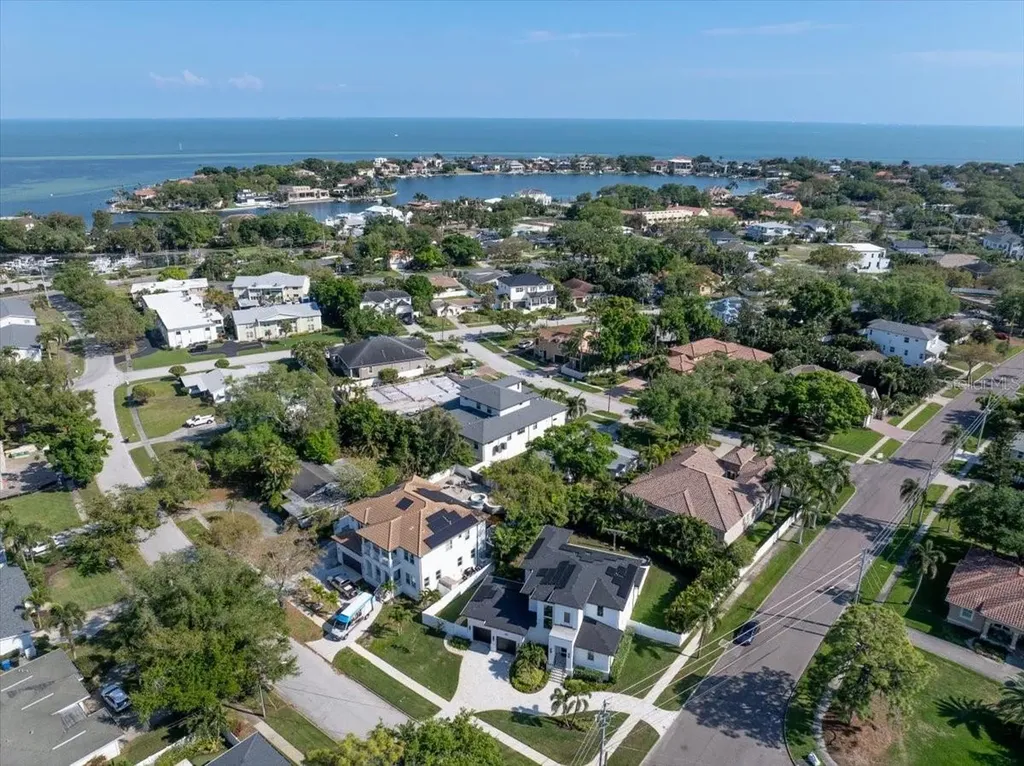 419 Bayview Drive NE St Petersburg FL 33704