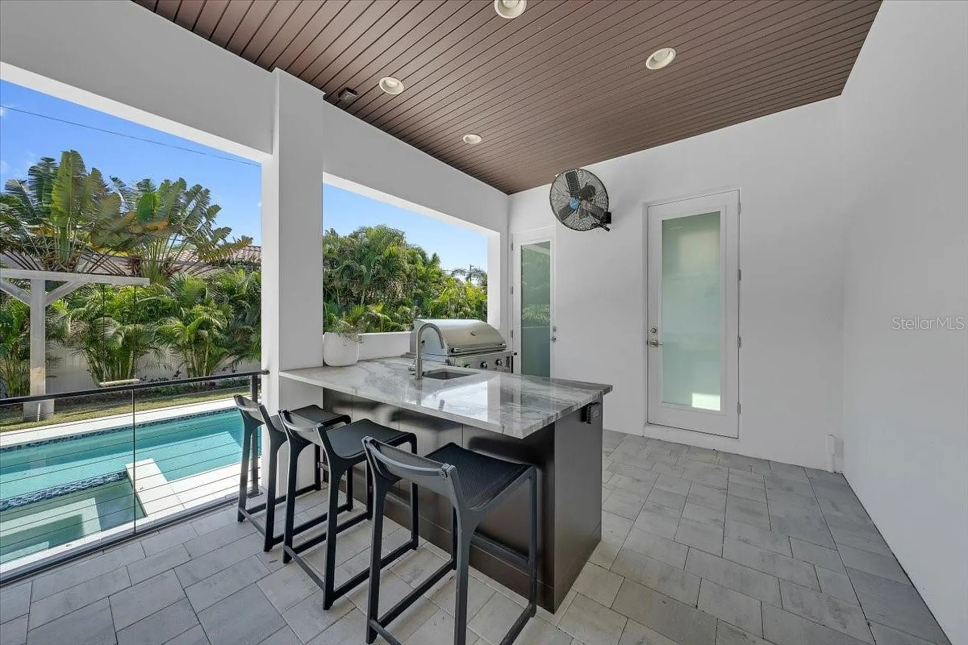 419 Bayview Drive NE St Petersburg FL 33704