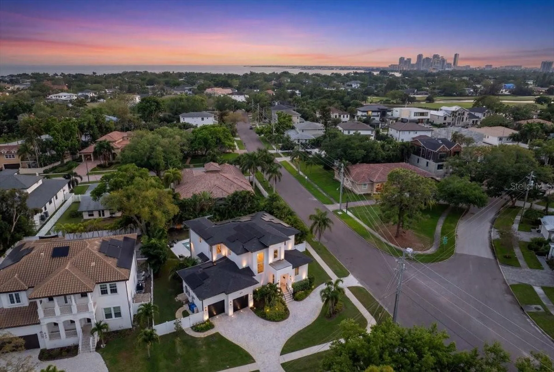 419 Bayview Drive NE St Petersburg FL 33704