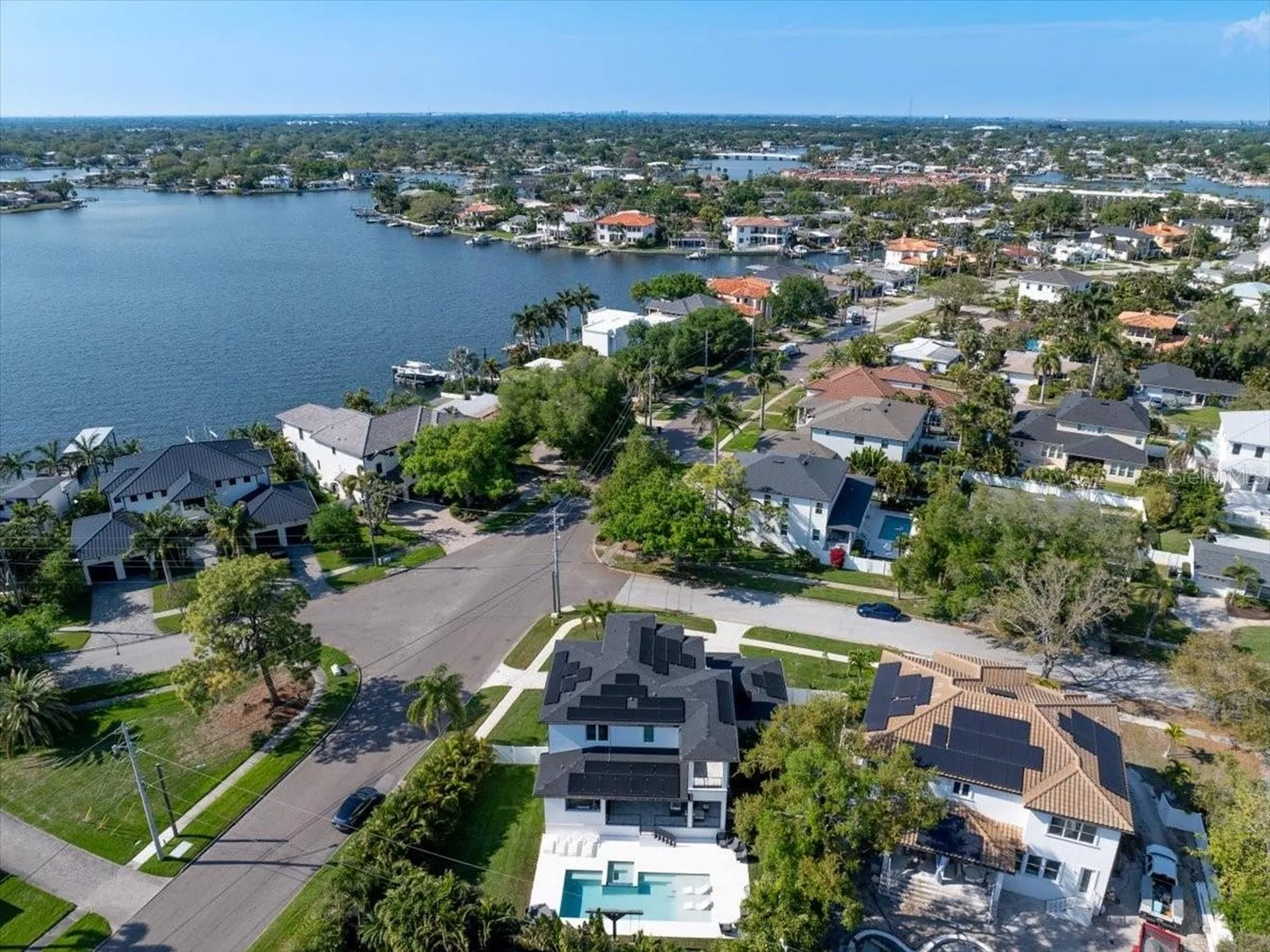 419 Bayview Drive NE St Petersburg FL 33704