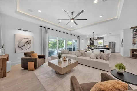 419 Bayview Drive NE St Petersburg FL 33704