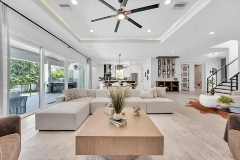 419 Bayview Drive NE St Petersburg FL 33704