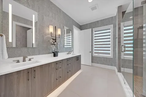 419 Bayview Drive NE St Petersburg FL 33704