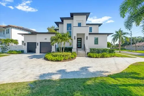 419 Bayview Drive NE St Petersburg FL 33704