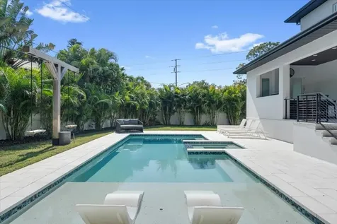 419 Bayview Drive NE St Petersburg FL 33704