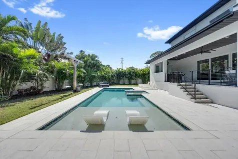 419 Bayview Drive NE St Petersburg FL 33704
