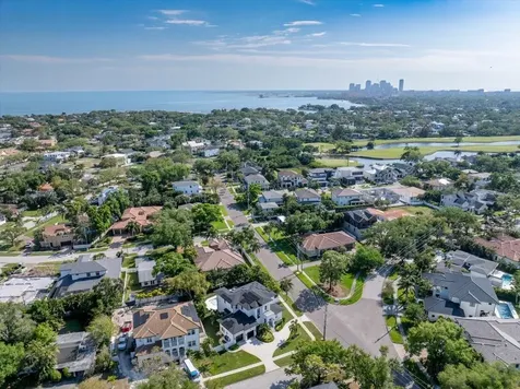 419 Bayview Drive NE St Petersburg FL 33704