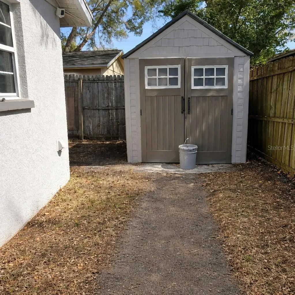 1021 Fairburn Avenue Clearwater FL 33755