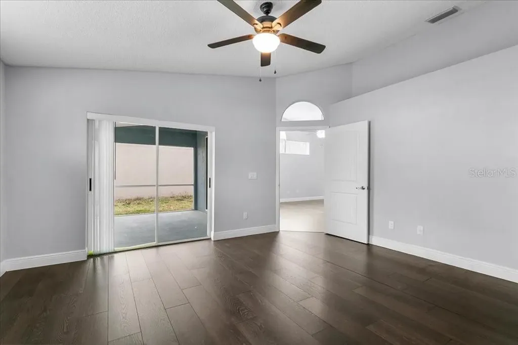 2435 Lake Jackson Circle Apopka FL 32703