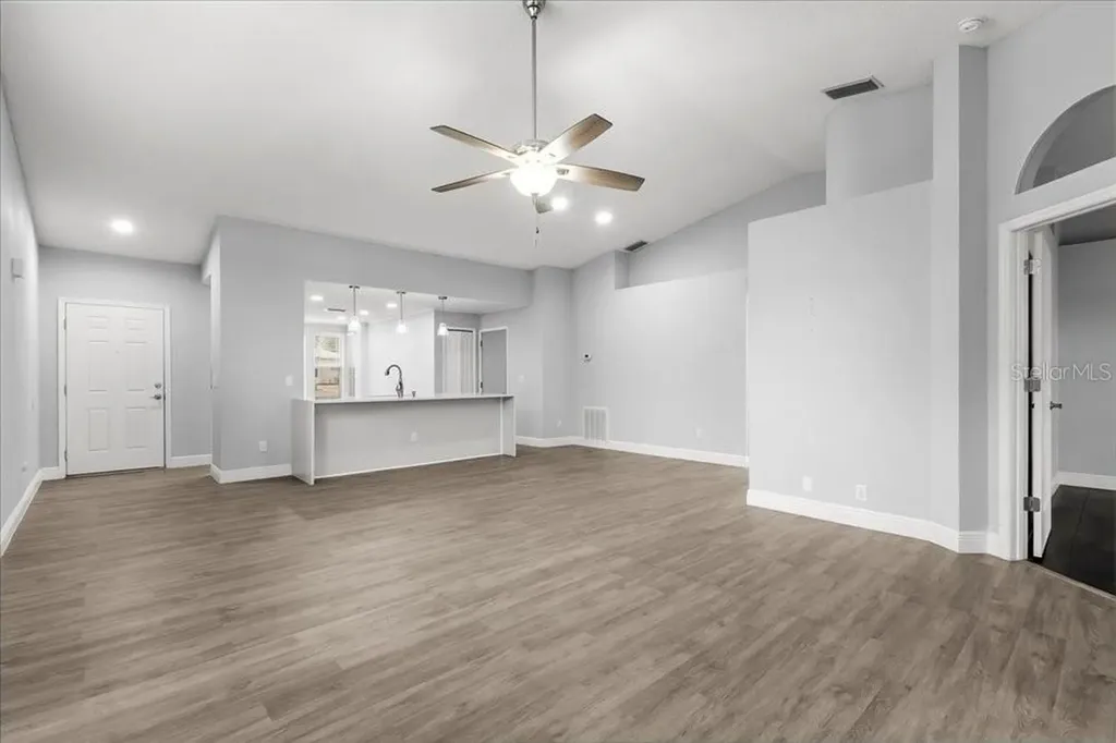 2435 Lake Jackson Circle Apopka FL 32703