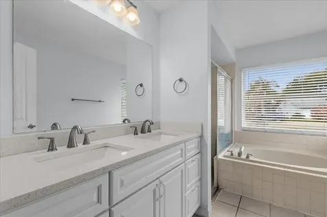 2435 Lake Jackson Circle Apopka FL 32703