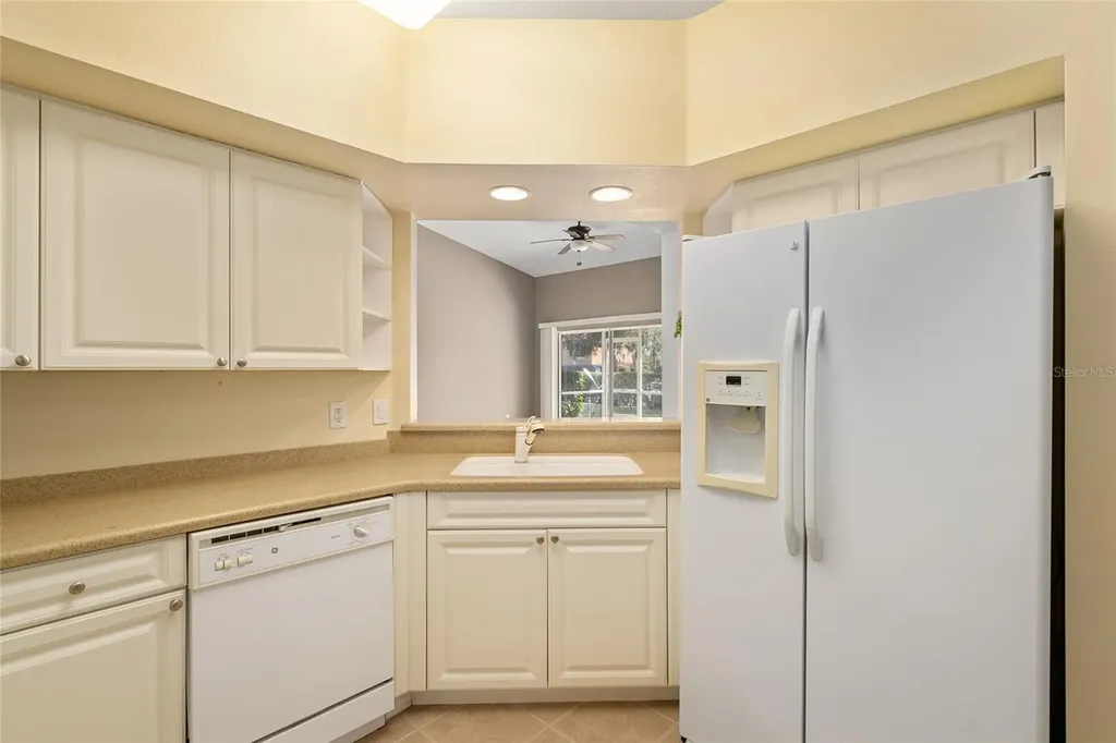 5427 Compass Point Oxford FL 34484