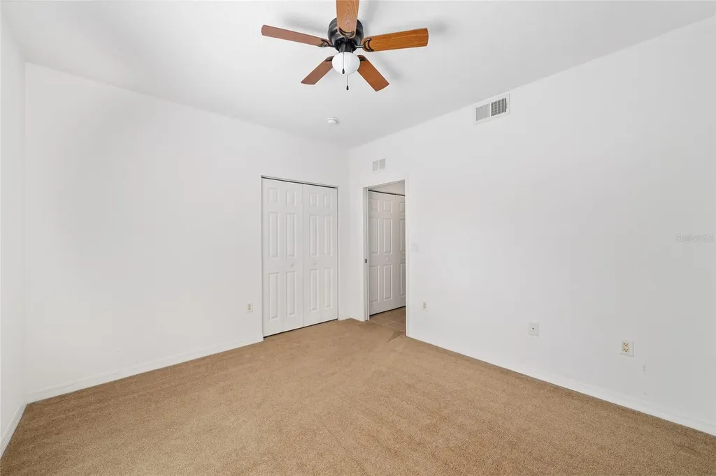 5427 Compass Point Oxford FL 34484