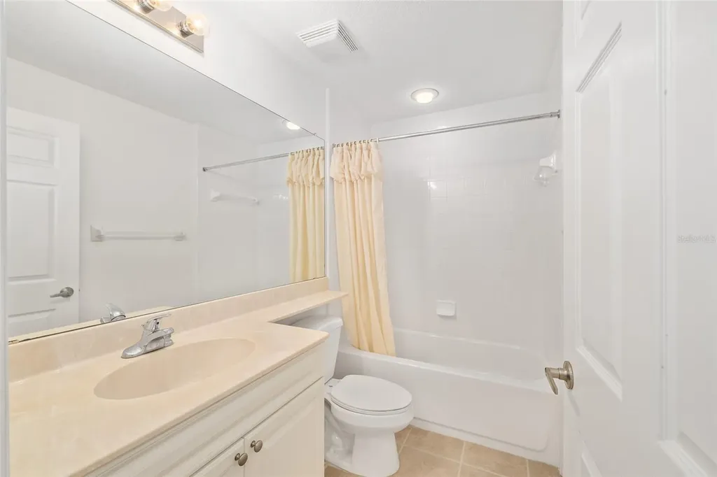 5427 Compass Point Oxford FL 34484