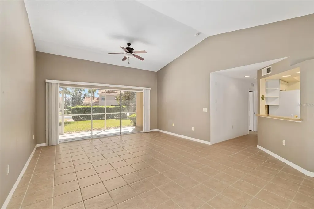 5427 Compass Point Oxford FL 34484