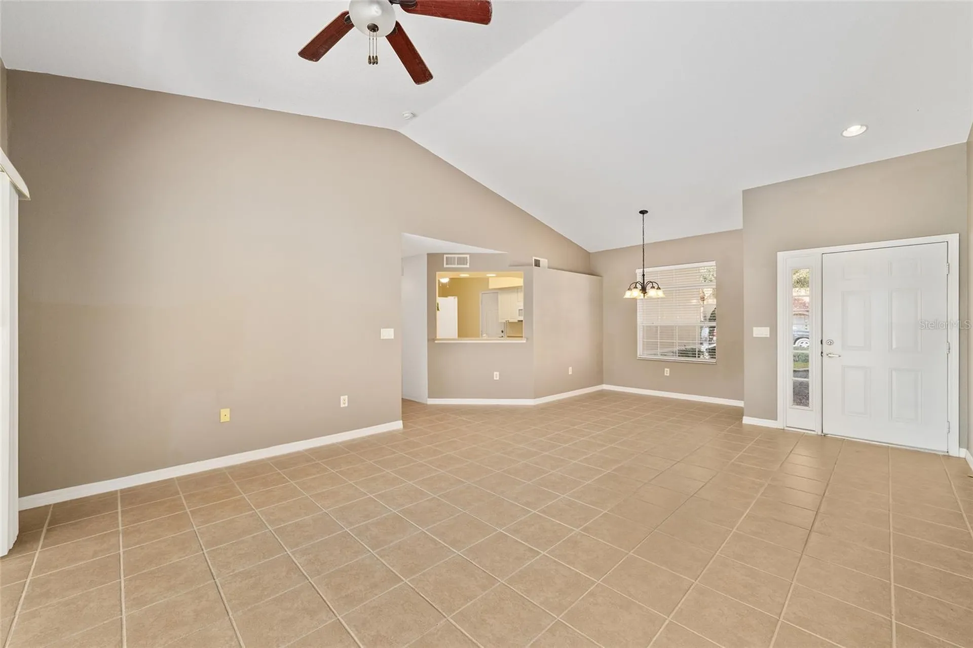 5427 Compass Point Oxford FL 34484