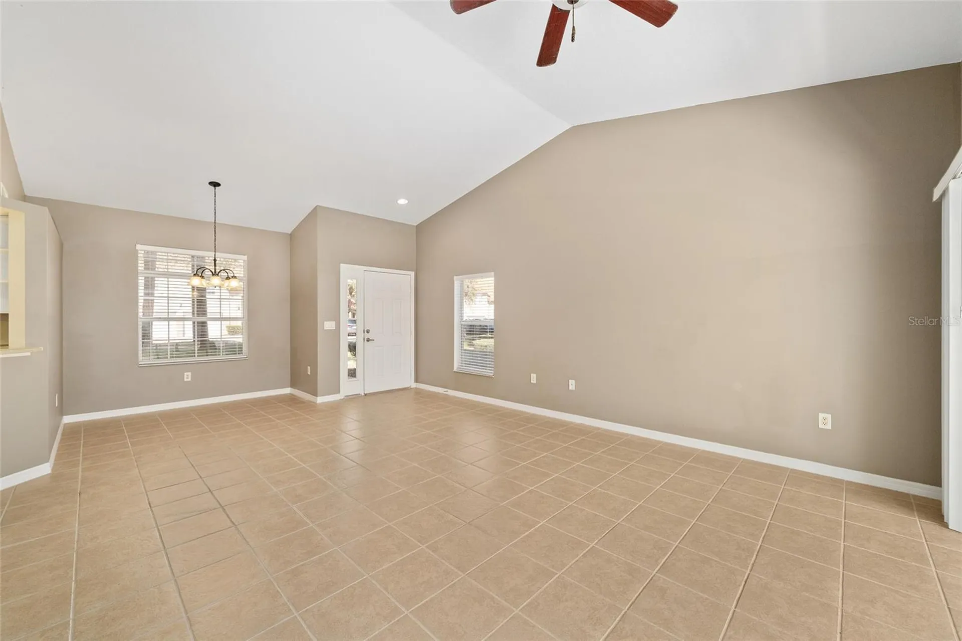5427 Compass Point Oxford FL 34484