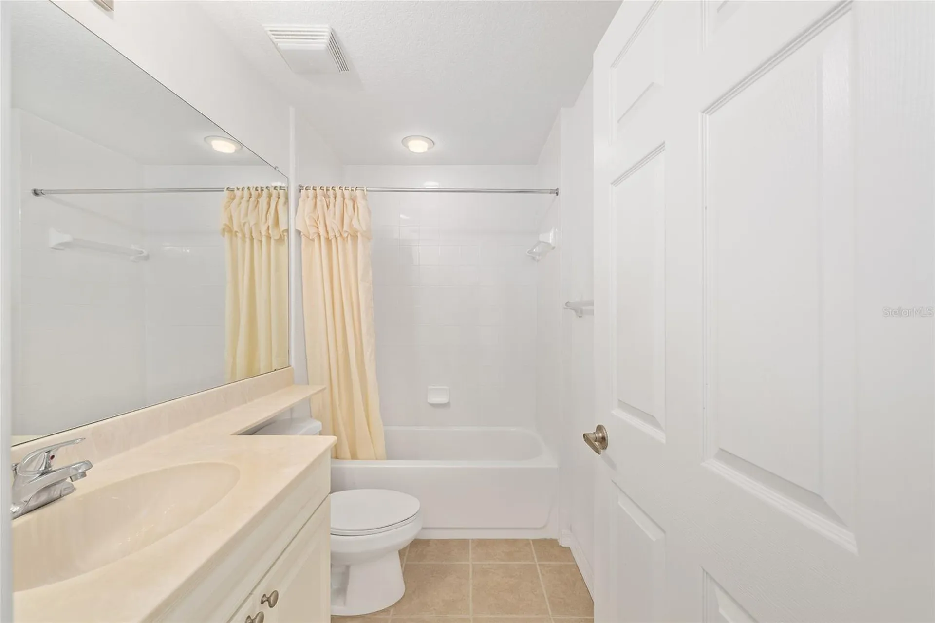 5427 Compass Point Oxford FL 34484