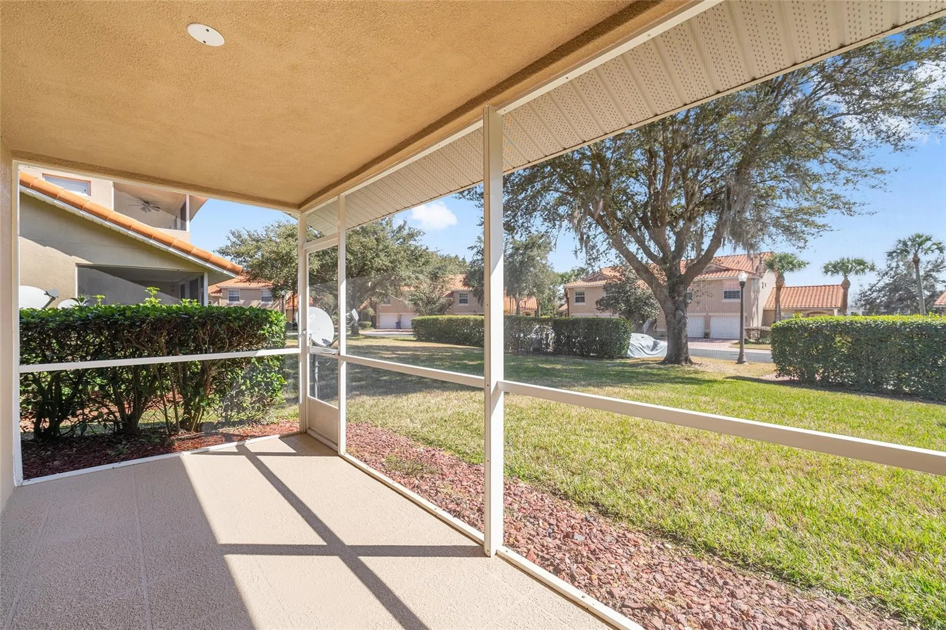 5427 Compass Point Oxford FL 34484
