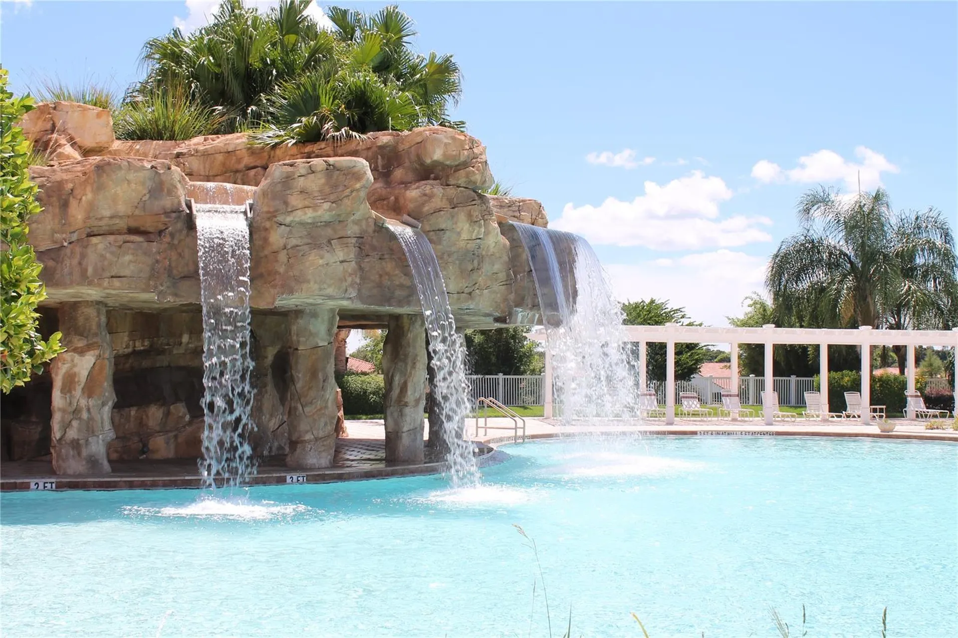 5427 Compass Point Oxford FL 34484