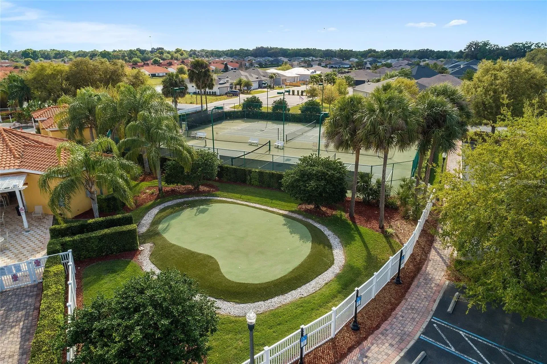 5427 Compass Point Oxford FL 34484
