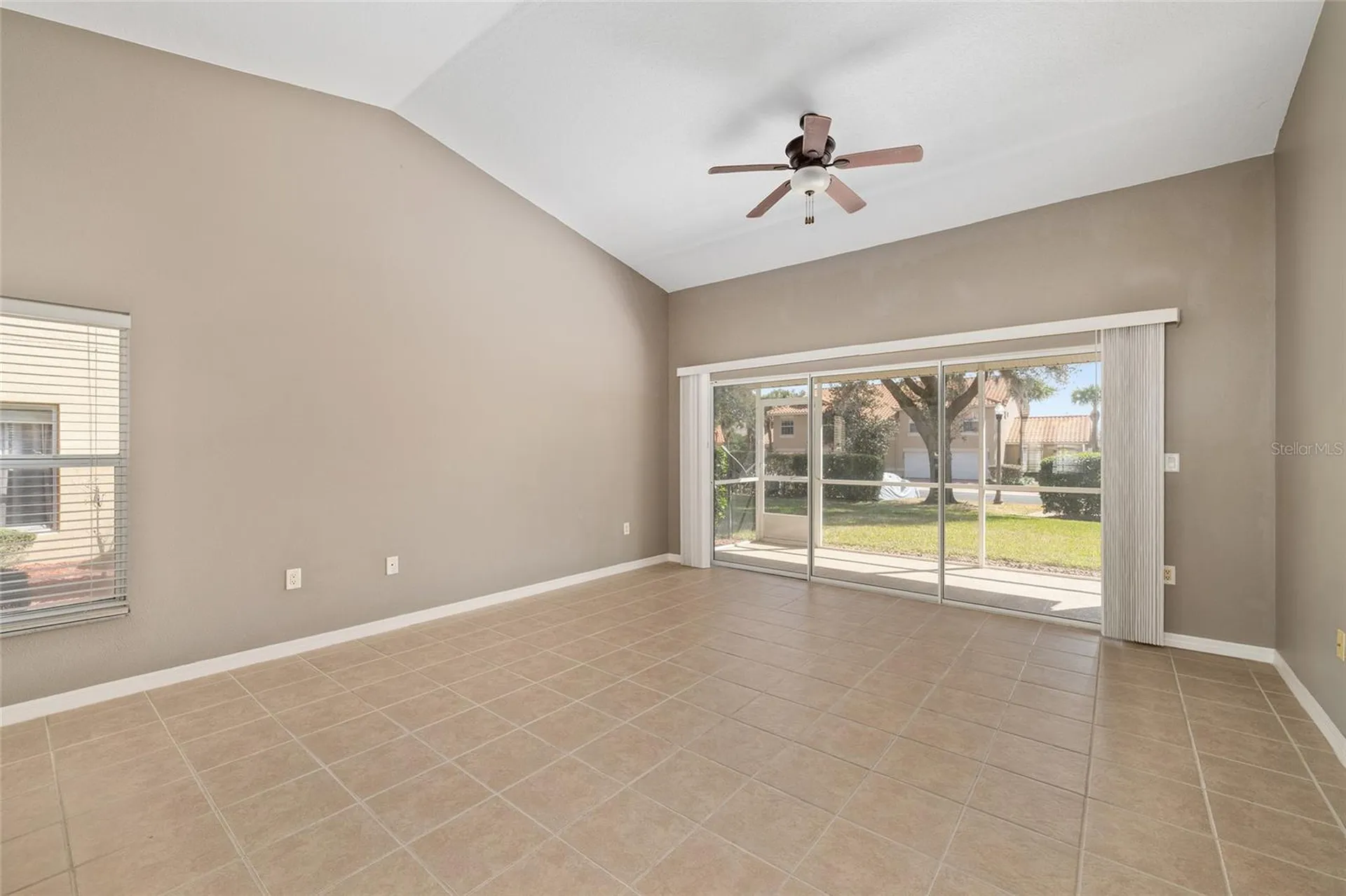 5427 Compass Point Oxford FL 34484