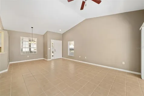 5427 Compass Point Oxford FL 34484