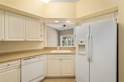 5427 Compass Point Oxford FL 34484