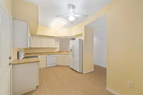 5427 Compass Point Oxford FL 34484