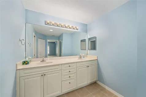 5427 Compass Point Oxford FL 34484
