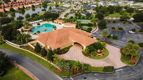 5427 Compass Point Oxford FL 34484