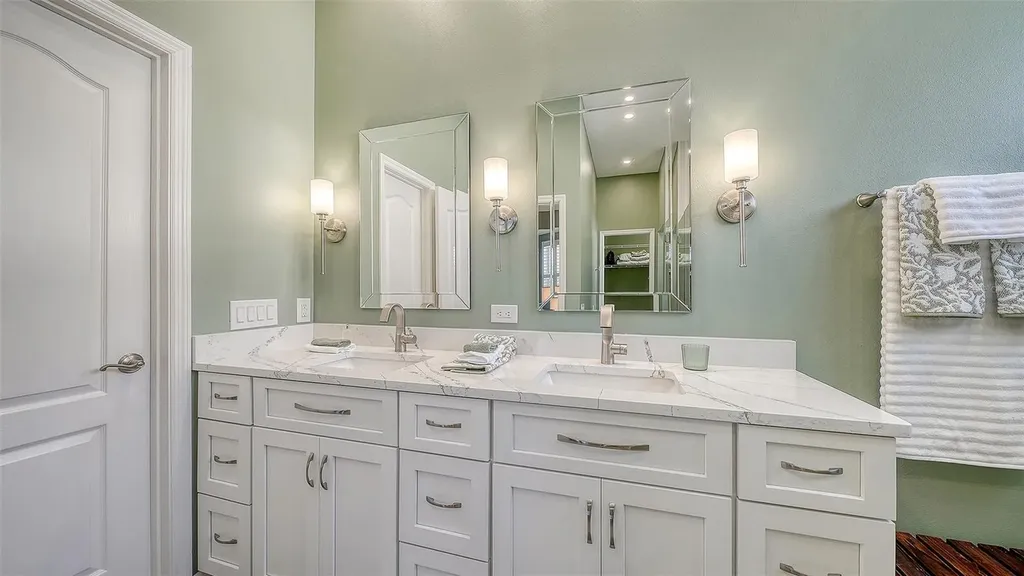 9447 Forest Hills Circle Sarasota FL 34238